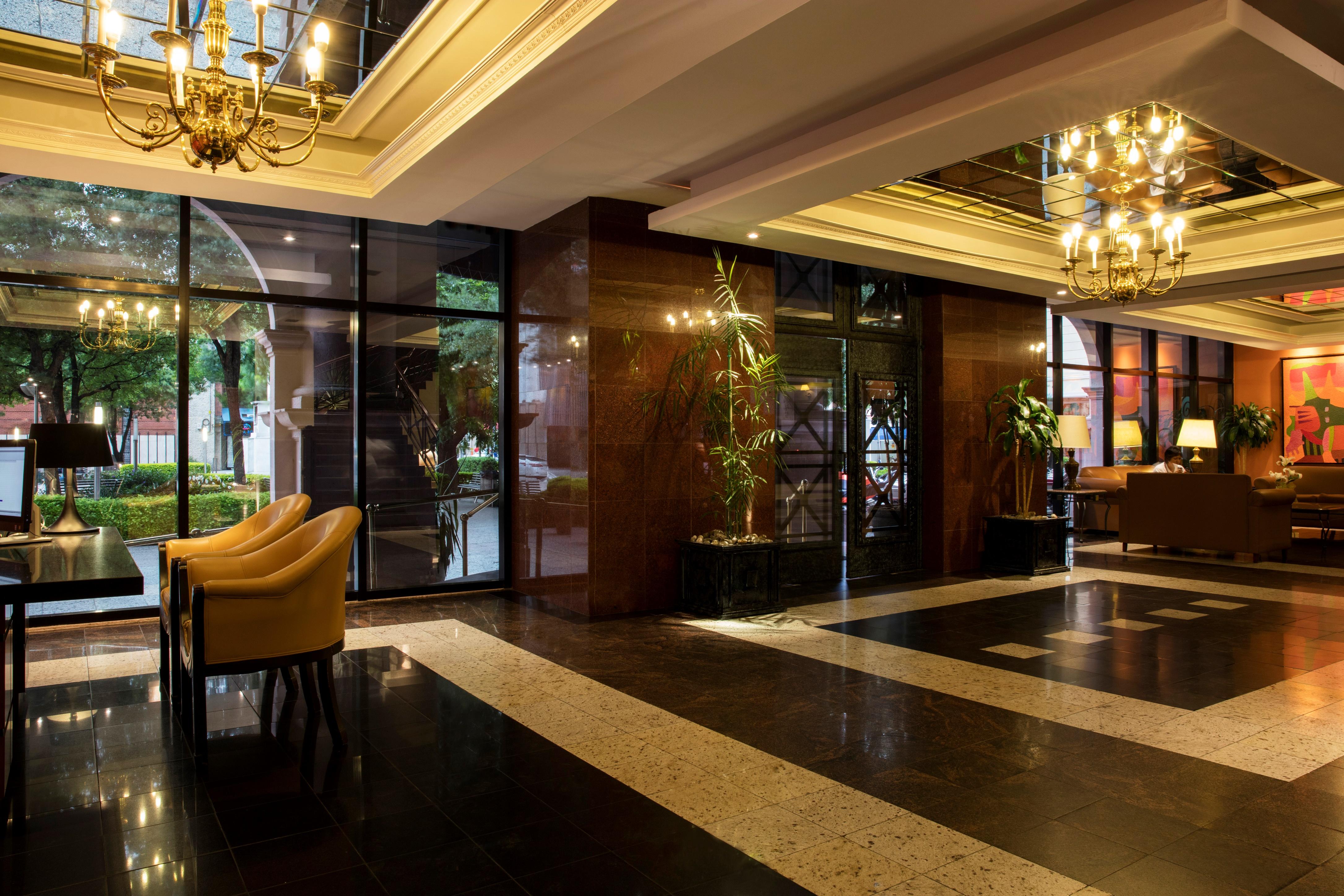 Krystal Monterrey Hotel Exterior photo