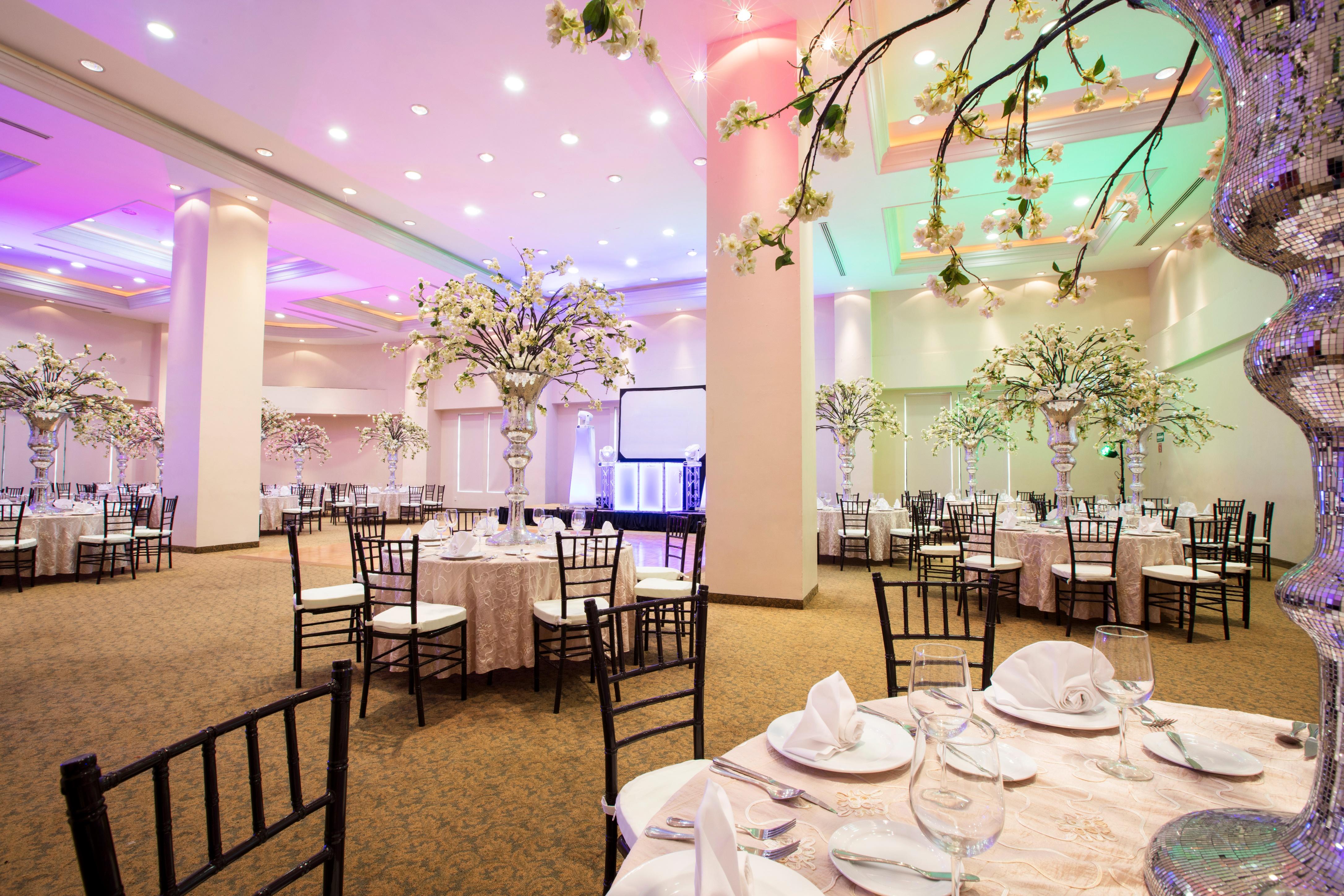 Krystal Monterrey Hotel Exterior photo