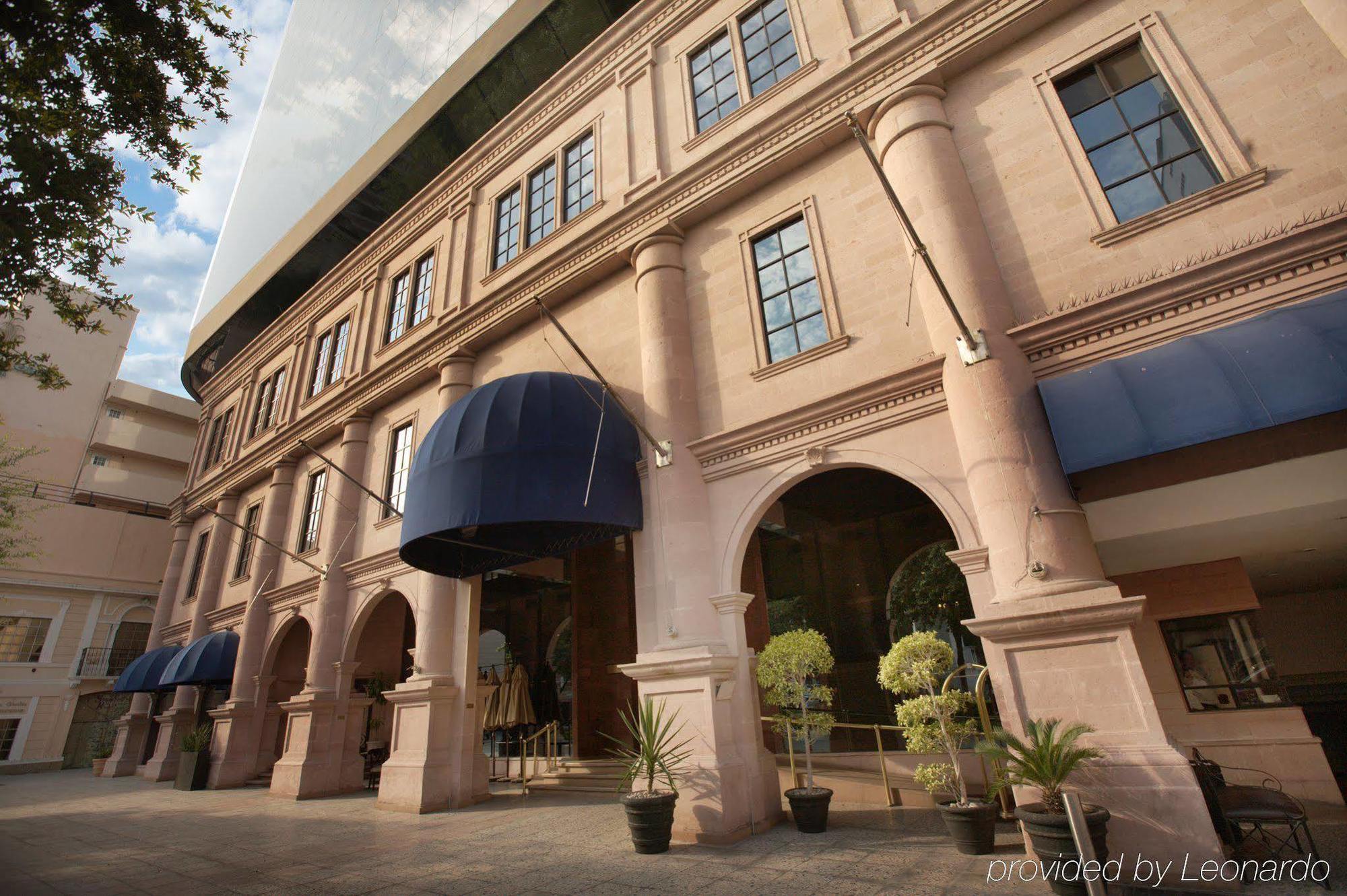 Krystal Monterrey Hotel Exterior photo