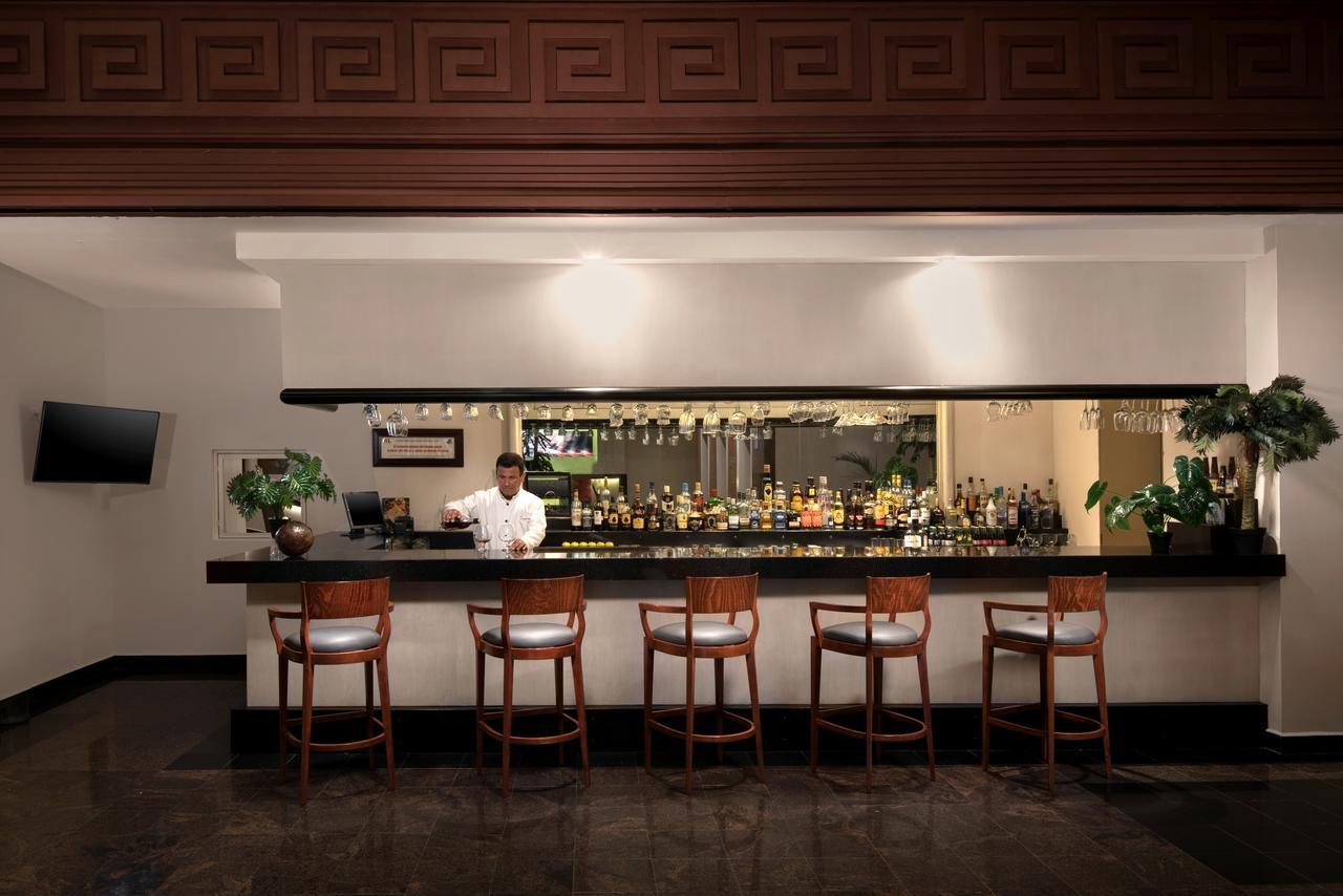 Krystal Monterrey Hotel Exterior photo